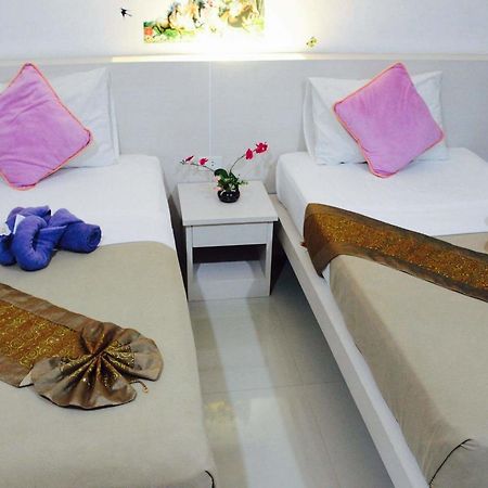 Phuthara Hostel Phuket Exterior foto