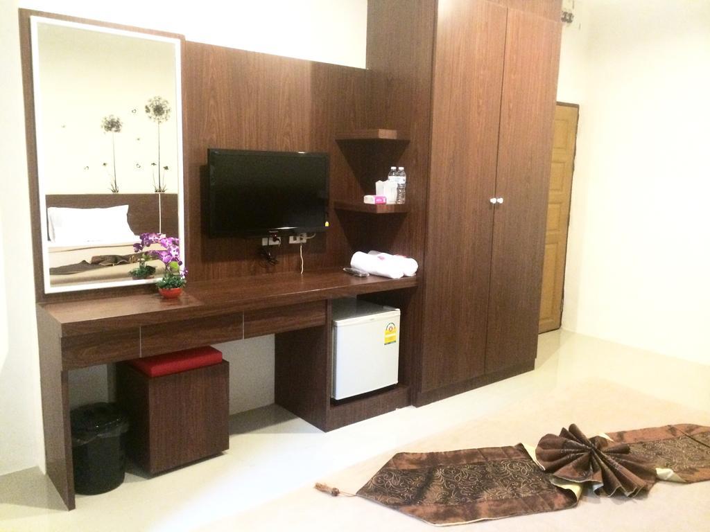 Phuthara Hostel Phuket Quarto foto