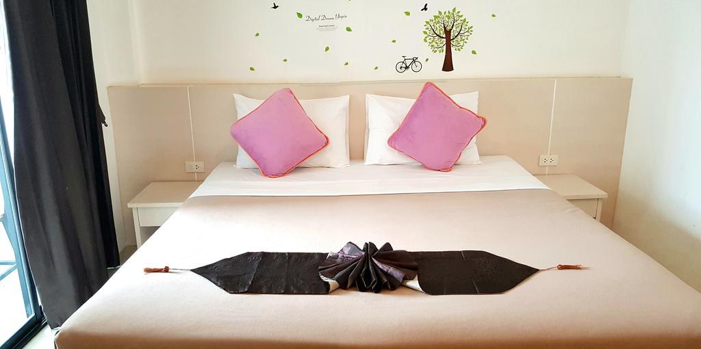 Phuthara Hostel Phuket Exterior foto