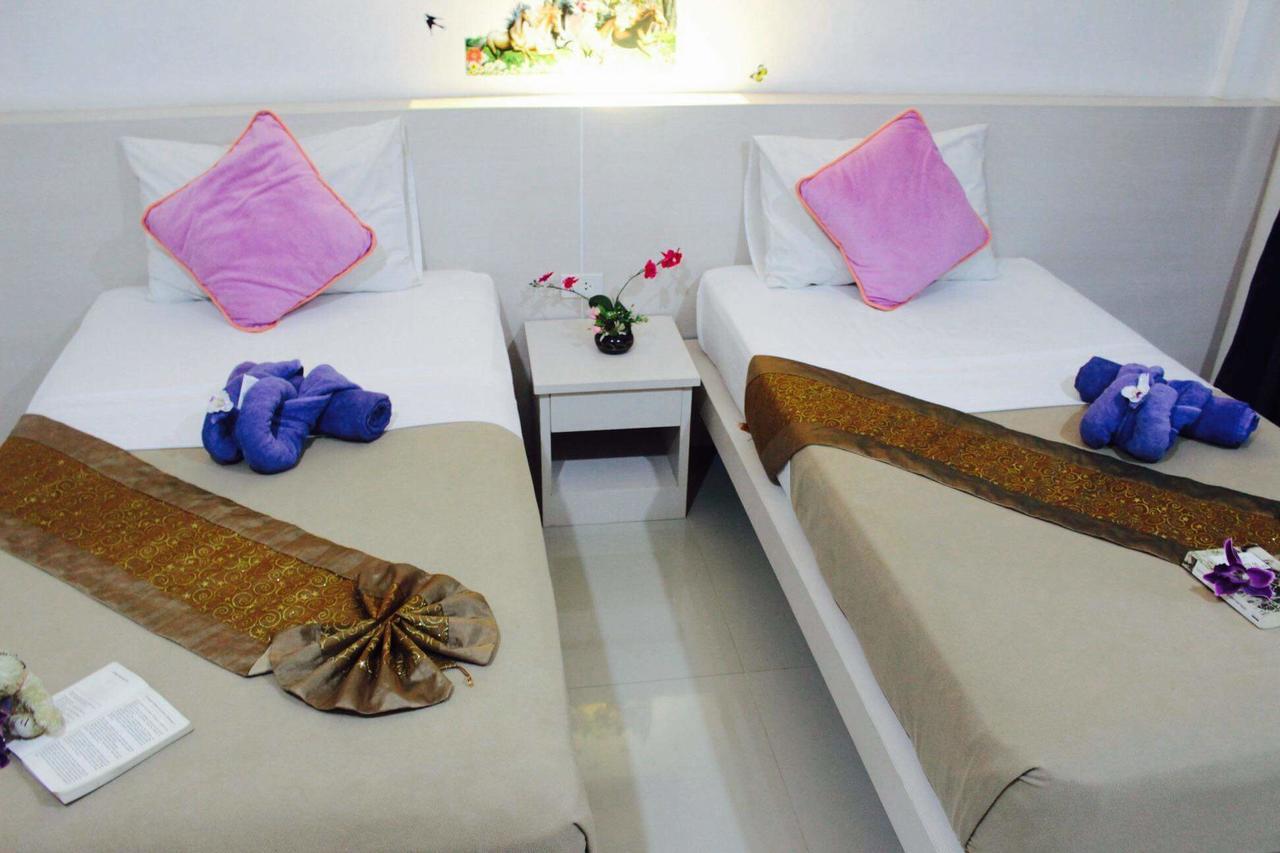 Phuthara Hostel Phuket Exterior foto